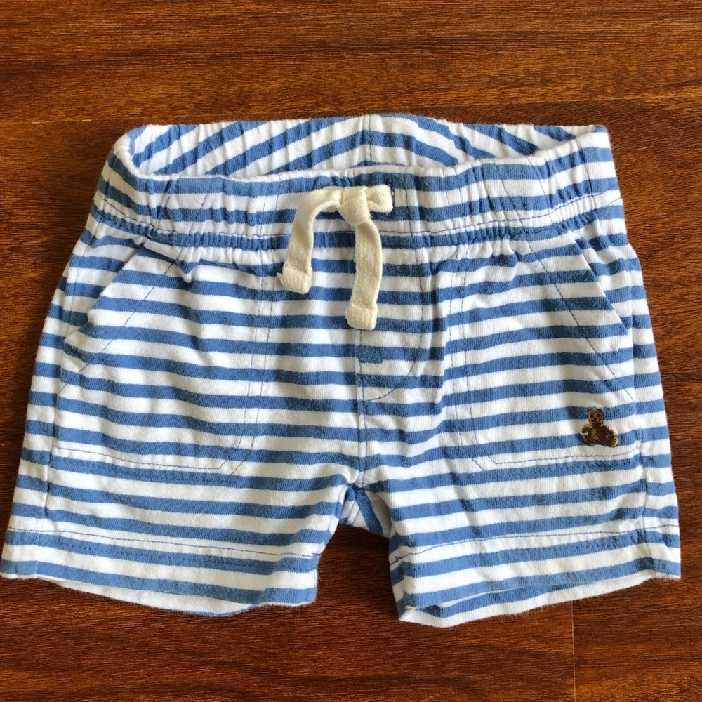 baby GAP shorts (6-12 months)